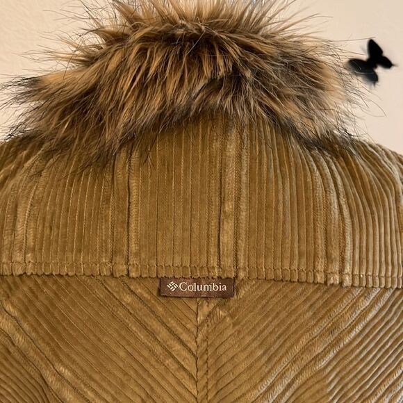 Columbia Tan Corduroy Faux Fur Collar Zip Front Vest Women's Medium EUC - Picture 6 of 14